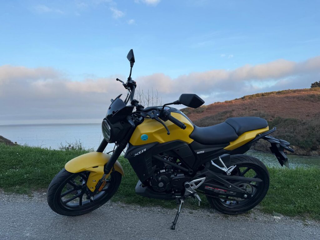 location moto 125cc XCR à Belle-Île